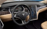 Tesla ревизира финансовия план за купувачите на Model S